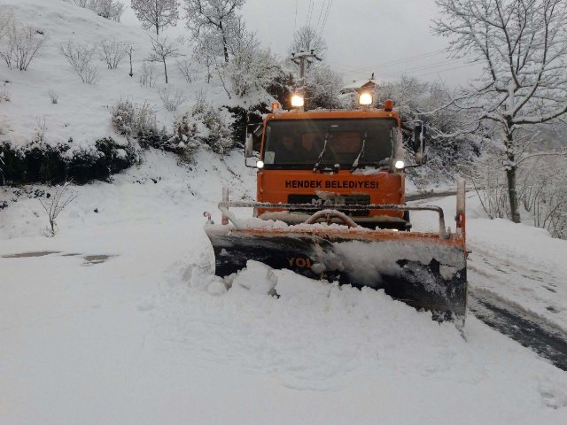 Hendek karla mücadeleye başladı