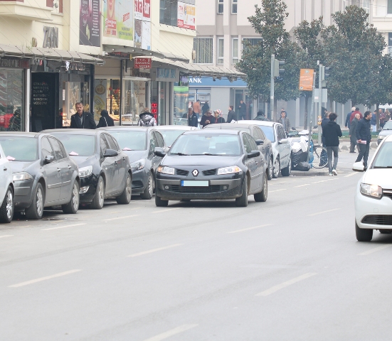 “Hatalı parklanmalar trafiği durduruyor”