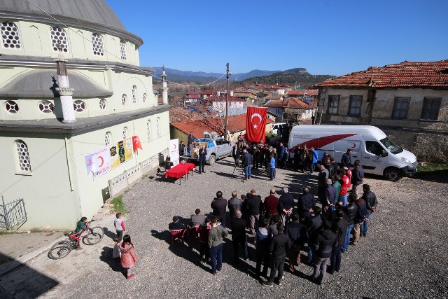 Düşmana kendimizi güldürmeyeceğiz