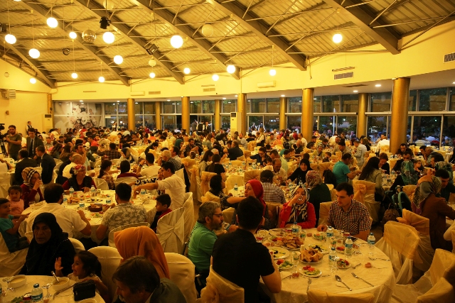 Personelle iftar buluşması