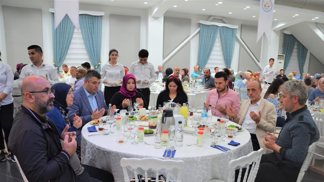 Başkan Öztürk'ten personele iftar