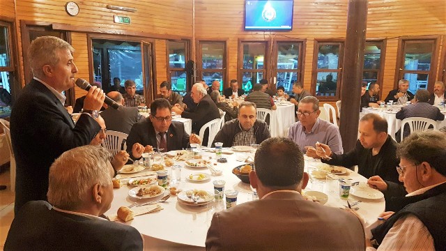 Ferizli'de muhtarlara iftar