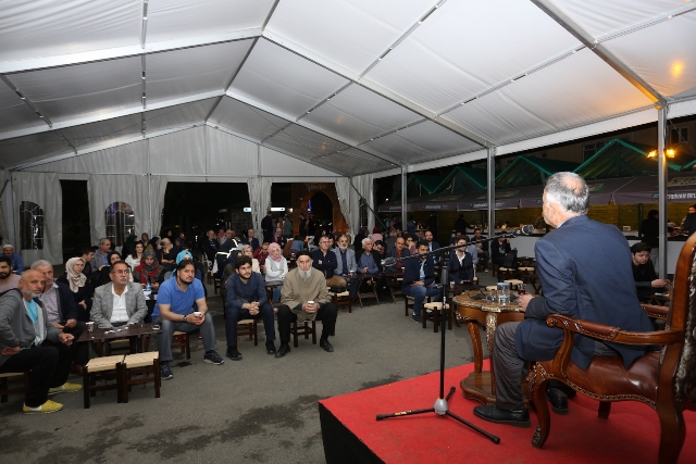 Medeniyet Ekseninde Çınaraltı Sohbetleri