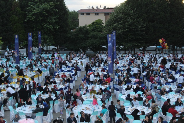 TurkcellSakarya’da 5000kişiye iftar verdi