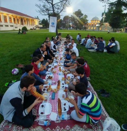 AGD'den iftar yemeği