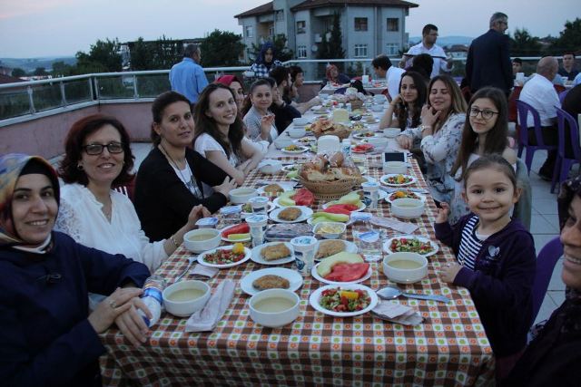 Personel birlikte iftar yaptı