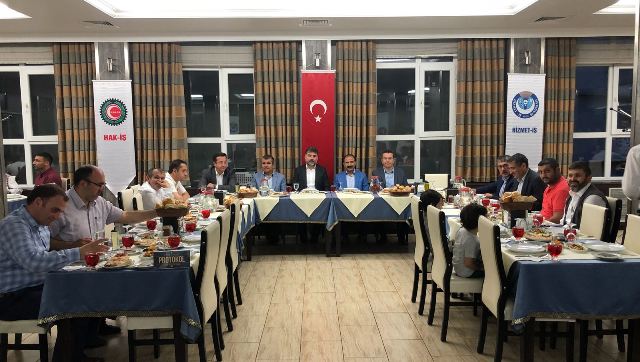 Sendikacılardan iftarlı değerlendirme