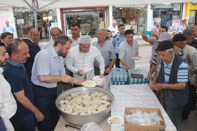 Kurtuluşa pilavlı kutlama