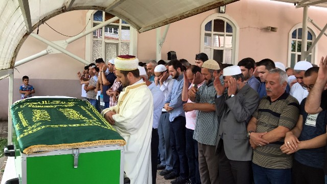 Öldürülen imam son yolculuğuna uğurlandı