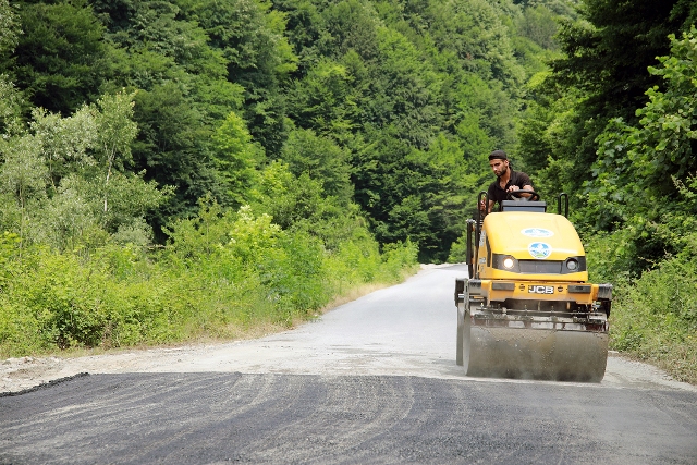 7 ilçede 15 bin 300 ton sıcak asfalt