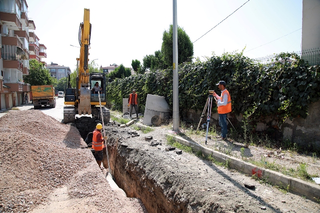 Önce yağmursuyu hattı sonra asfalt