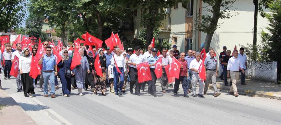 Söğütlü’de 15 Temmuz yürüyüşü