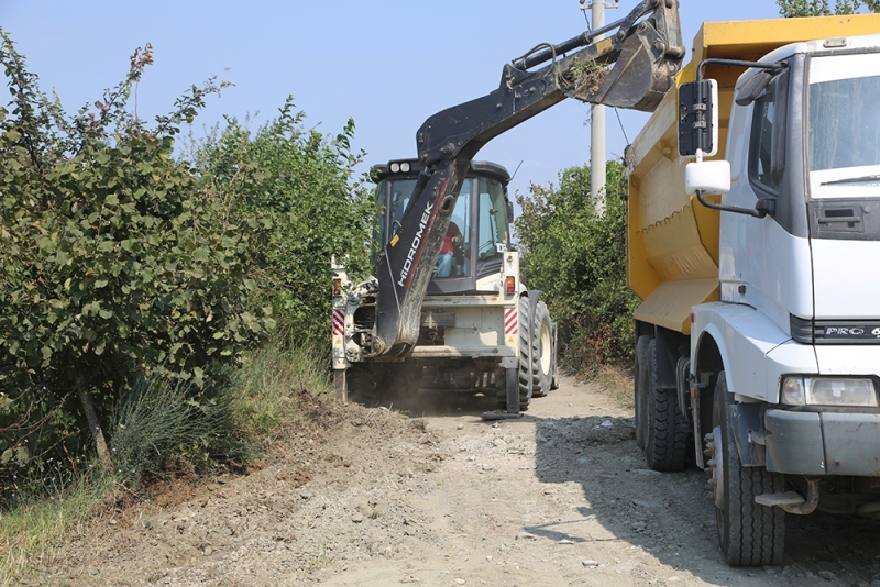 Akçay Kalaycı’da Yol Düzenleme Çalışması