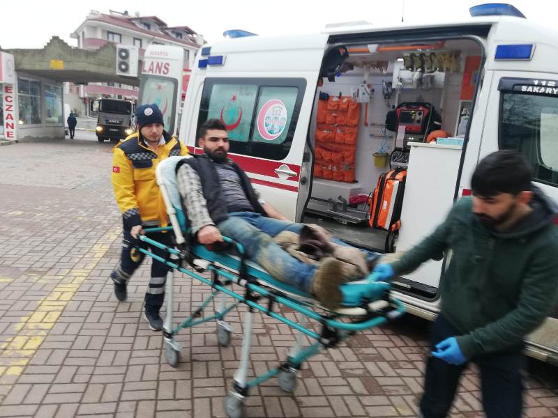 Ferizli'de 2 işçi elektriğe kapıldı