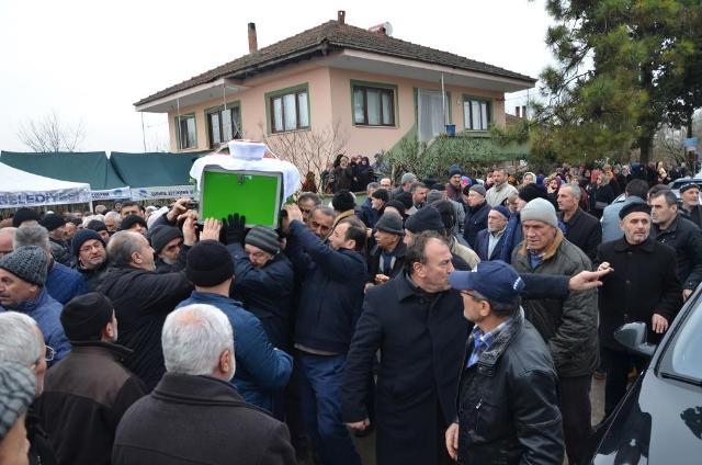 Asırlık çınar son yolcuğuna uğurlandı