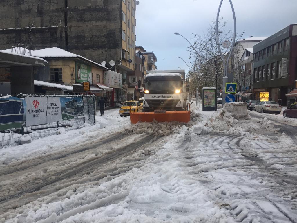 Karasu'da 30 köy yolu kapalı