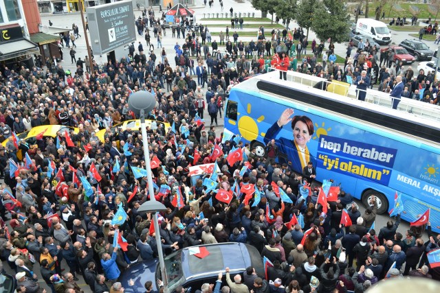 Sakarya’da Akşener izdihamı