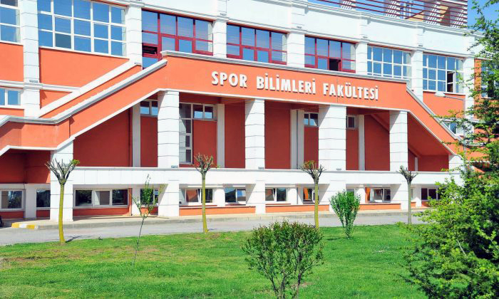 AKADEMİDE SUBÜ SPOR BİLİMLERİ FARKI