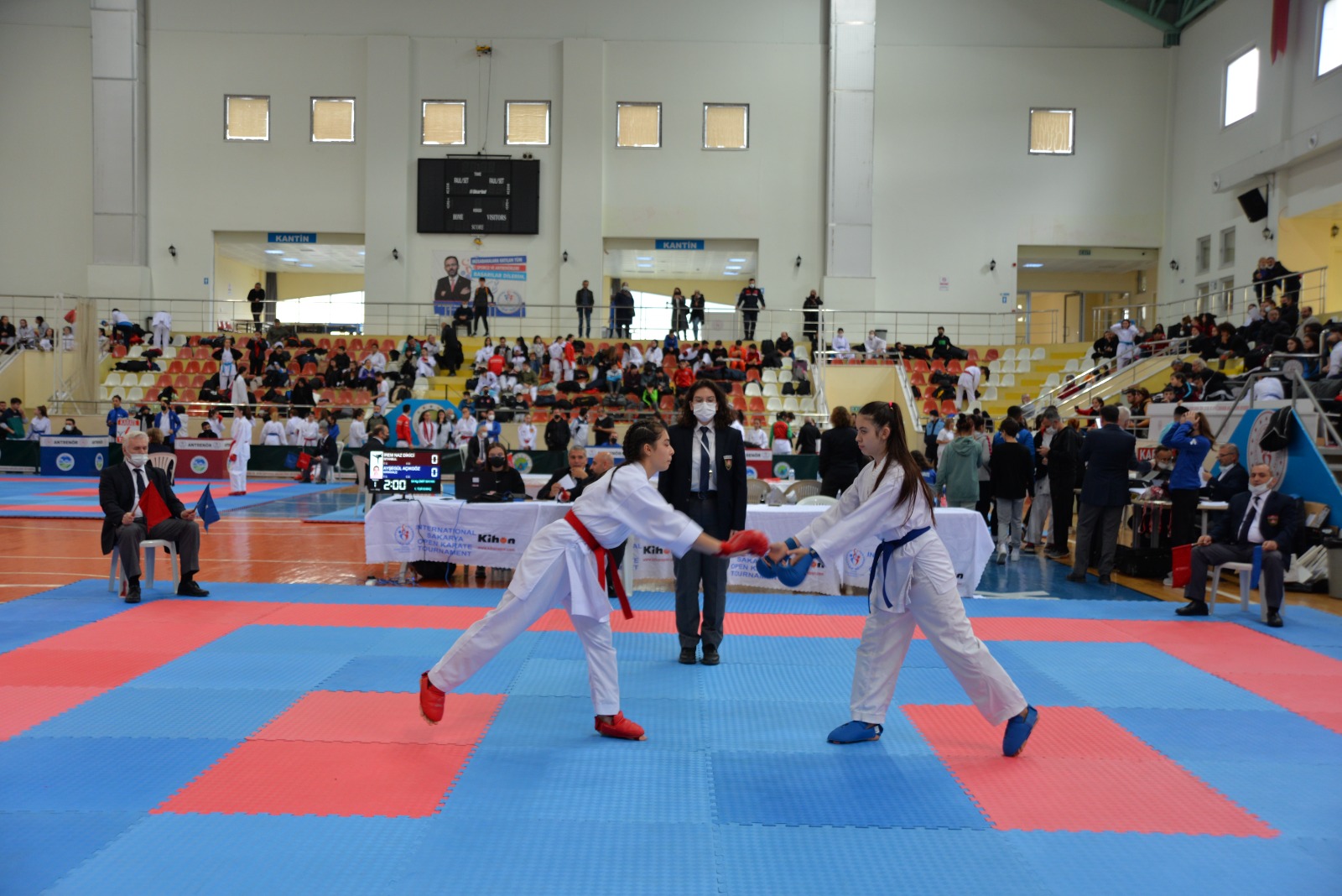 Hendek'te karate rüzgarı