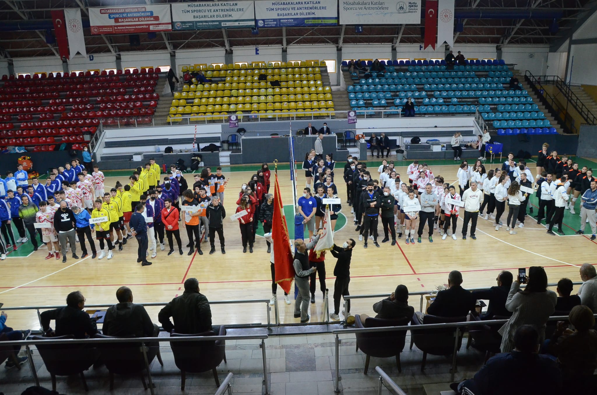 Salonda voleybol heyecanı