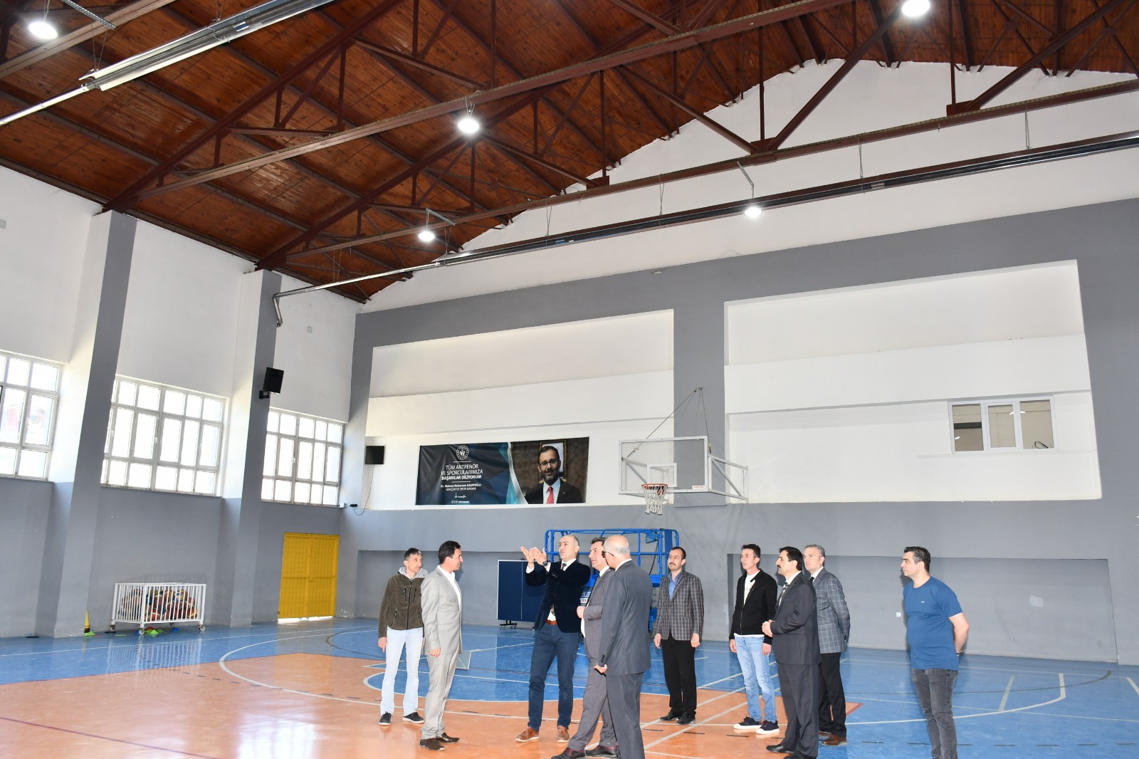 Arifiye Spor Salonu yenilendi