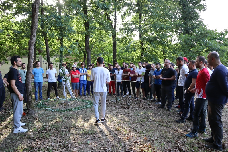 Liderlere çadır kampı eğitimi