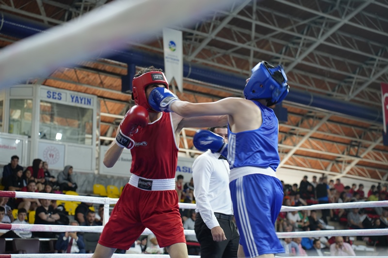 TÜRKİYE BOKS ŞAMPİYONASI HEYECANI BAŞLADI