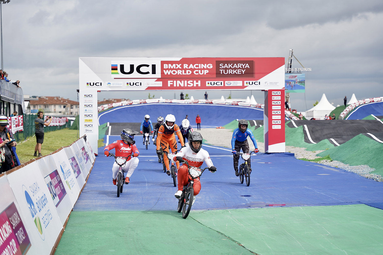 BMX World Cup Sakarya’da fırtına estirdi