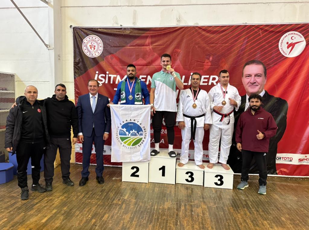 Büyükşehir sporcusundan gümüş madalya