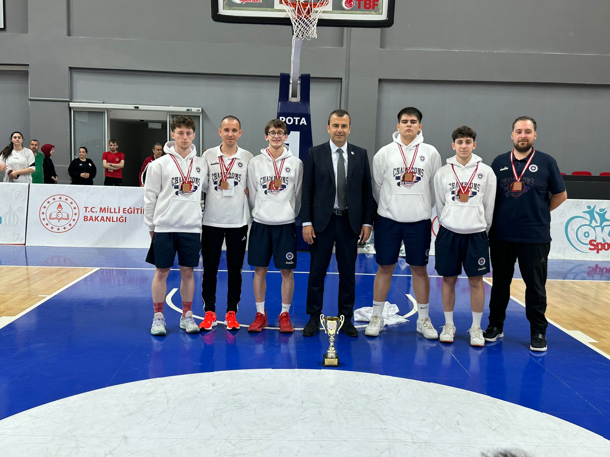 Basketbol Türkiye Üçüncüleri Sakarya’ dan