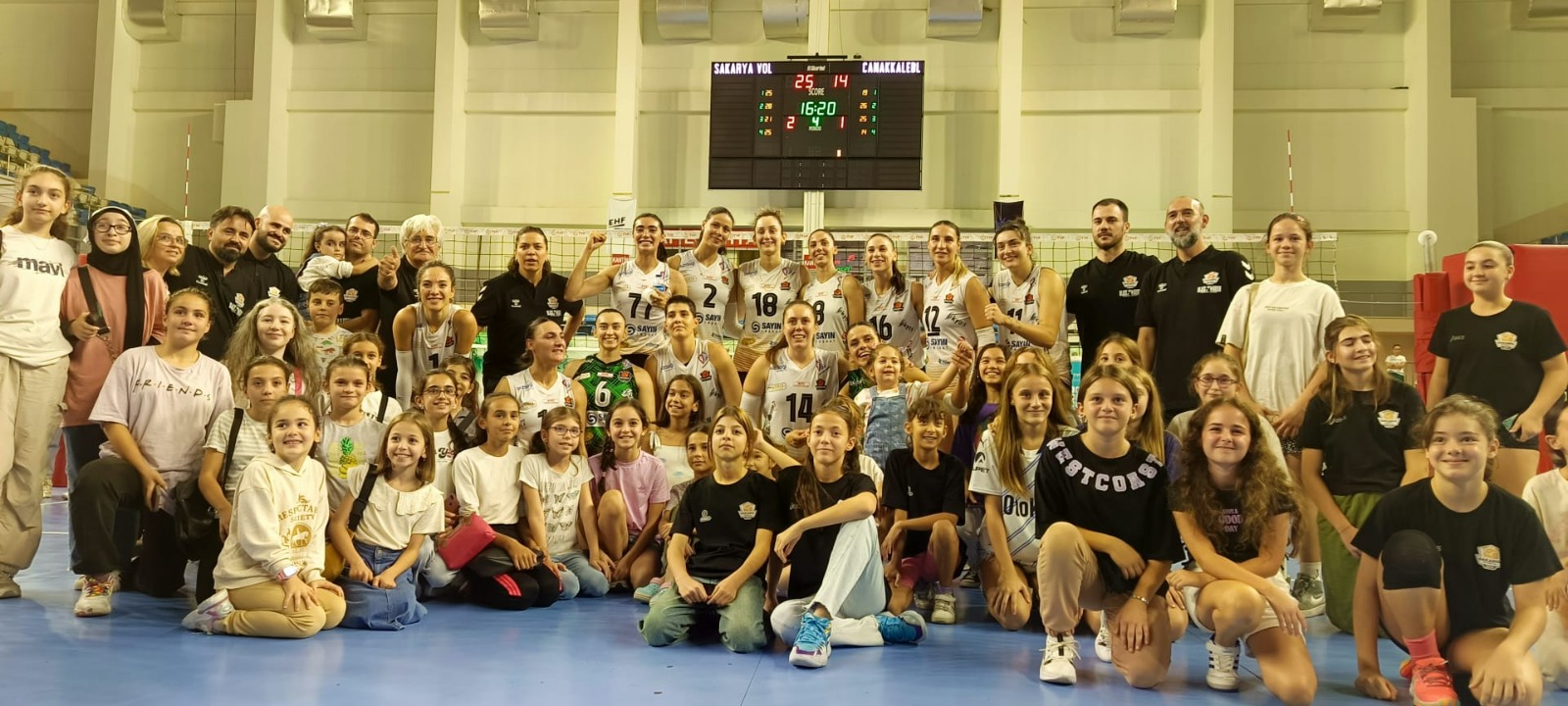 Sakarya Voleybol sezona zaferle başladı