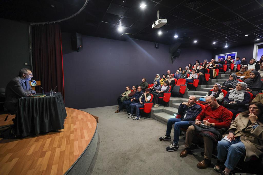 Prof. Dr. Küçük Hz. Mevlana’yı ve insanı konuştu