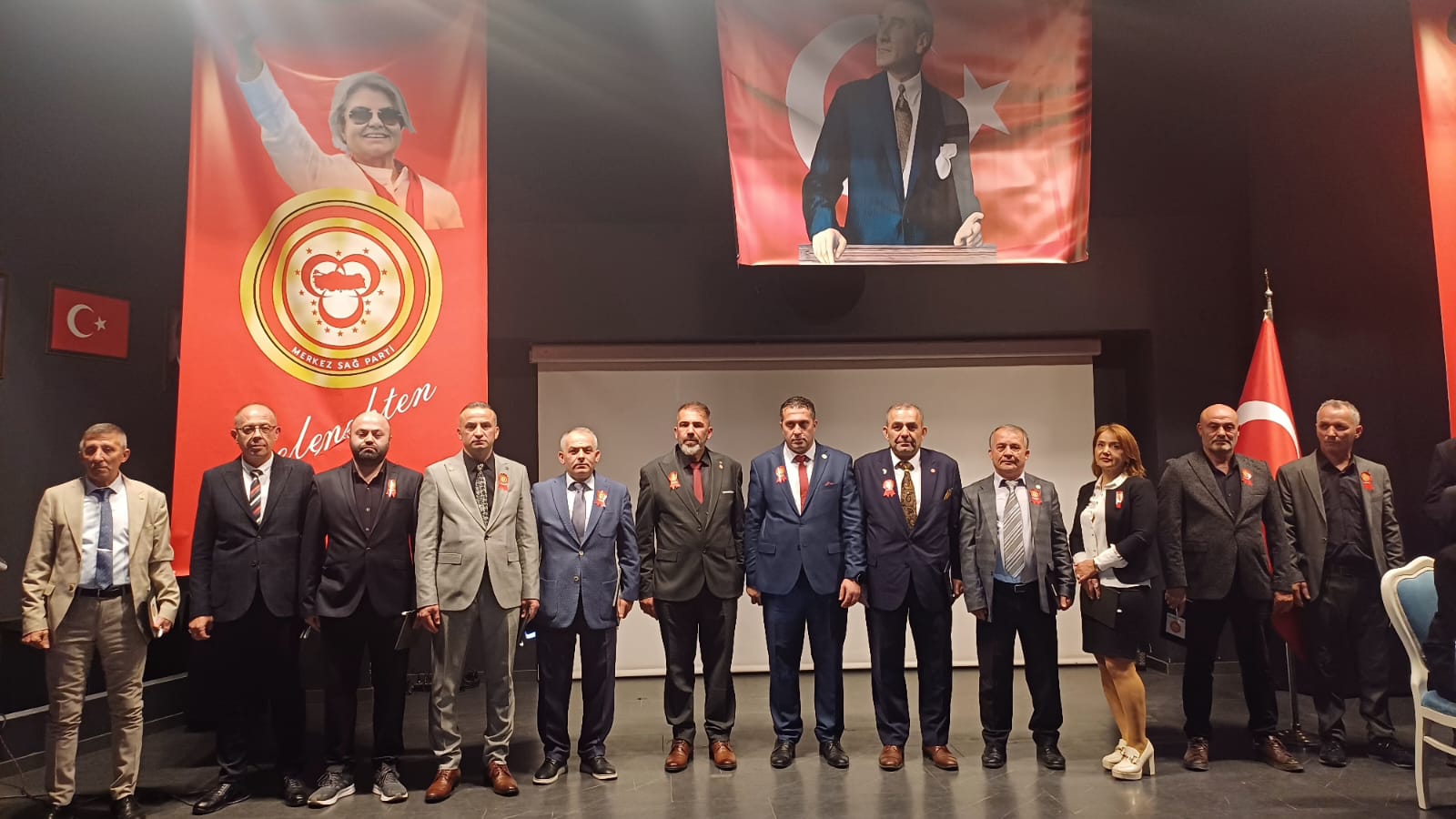 Merkez Sağ Parti kongresini yaptı