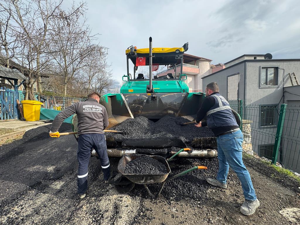 Kemalpaşa’da asfalt çalışmaları sürüyor