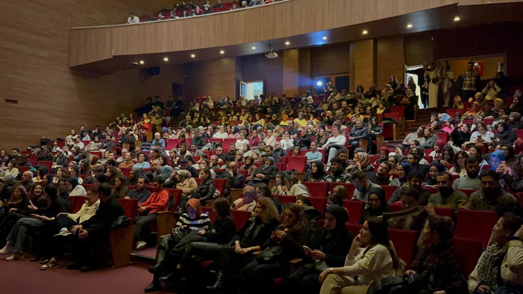 Tiyatroya ve Sanata Özel Destek