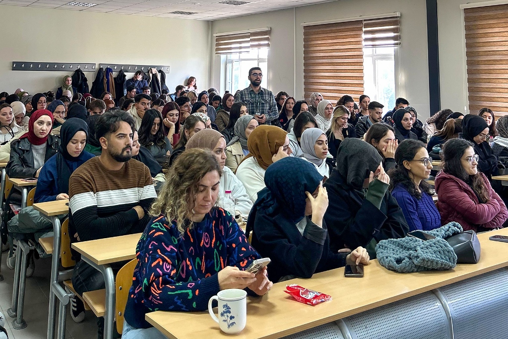 SUBÜ’de ‘Bağımlılıkla Mücadele Seminerleri’